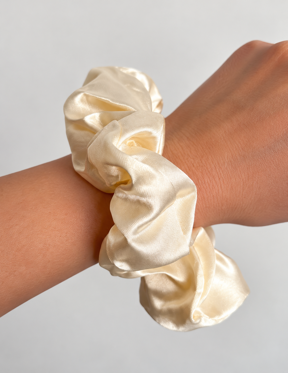 Colet crema satinado