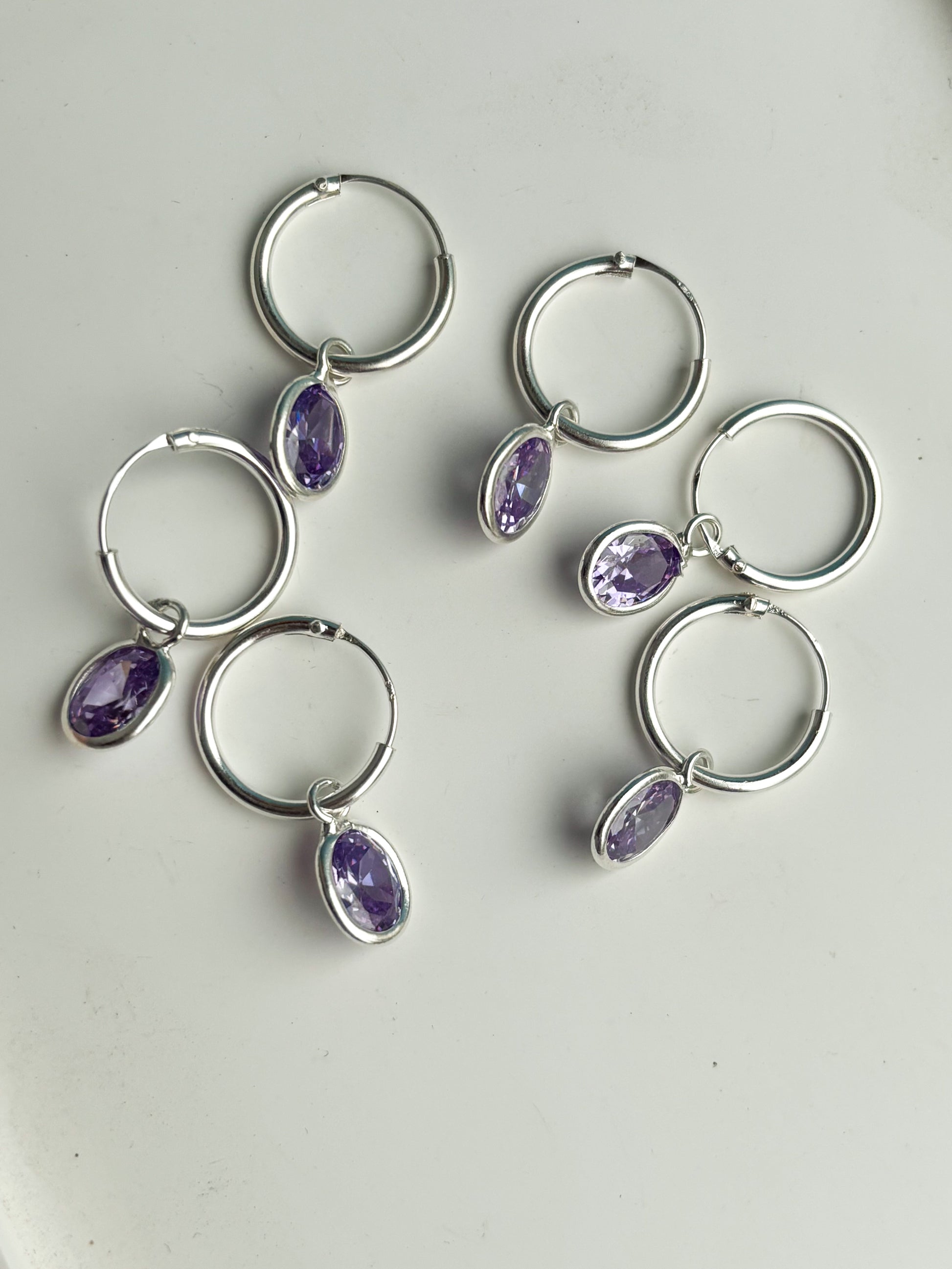Argollas moradas