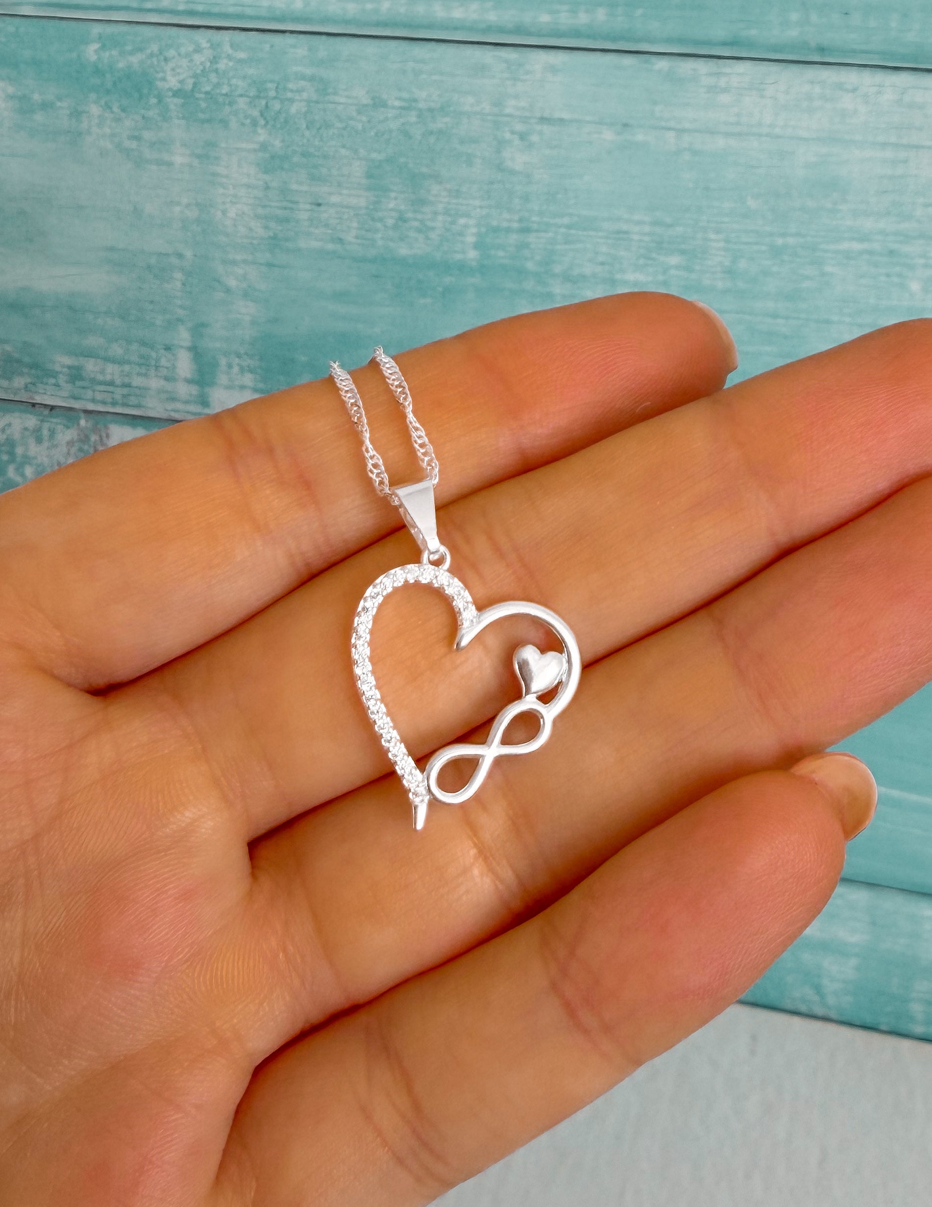Collar Corazón infinito