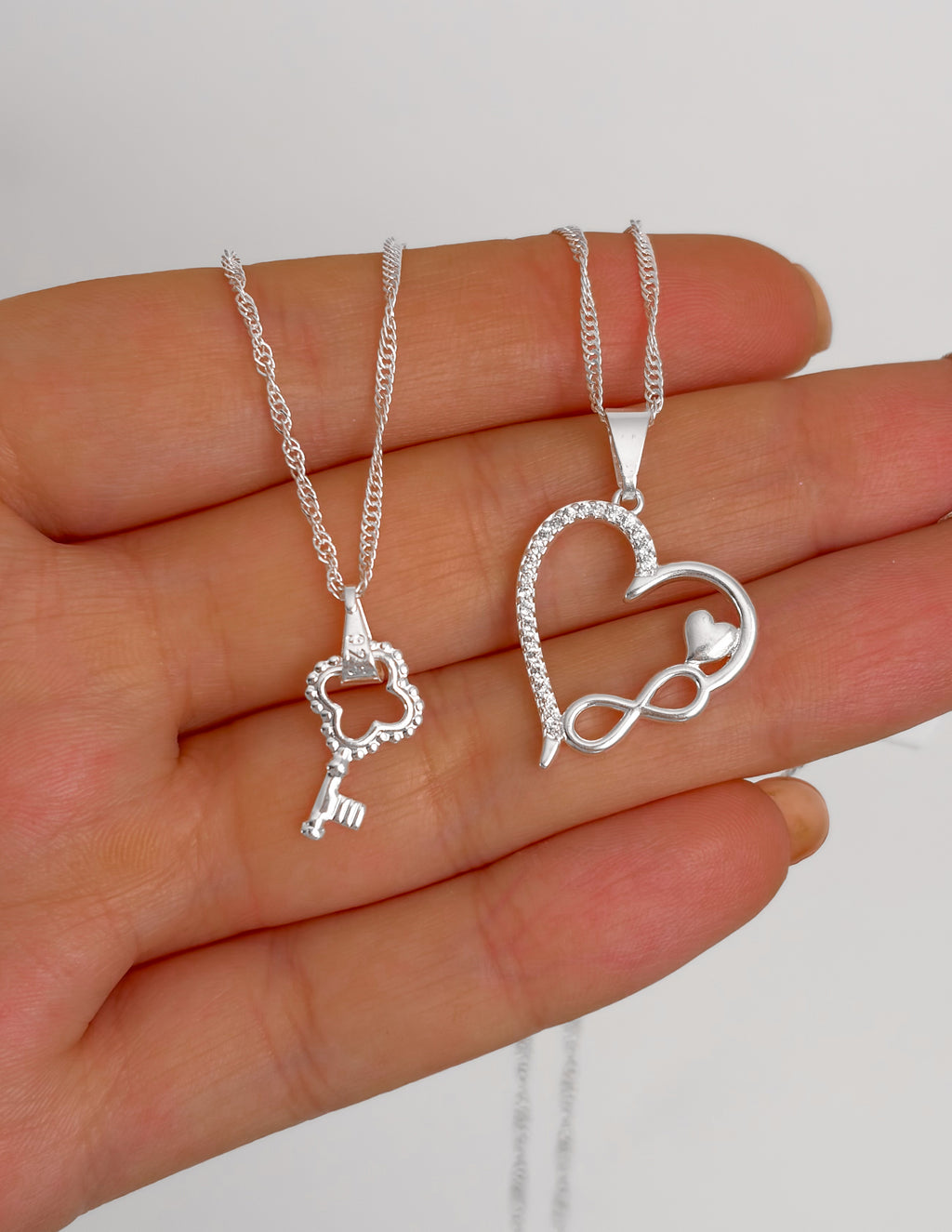 Collar Corazón infinito
