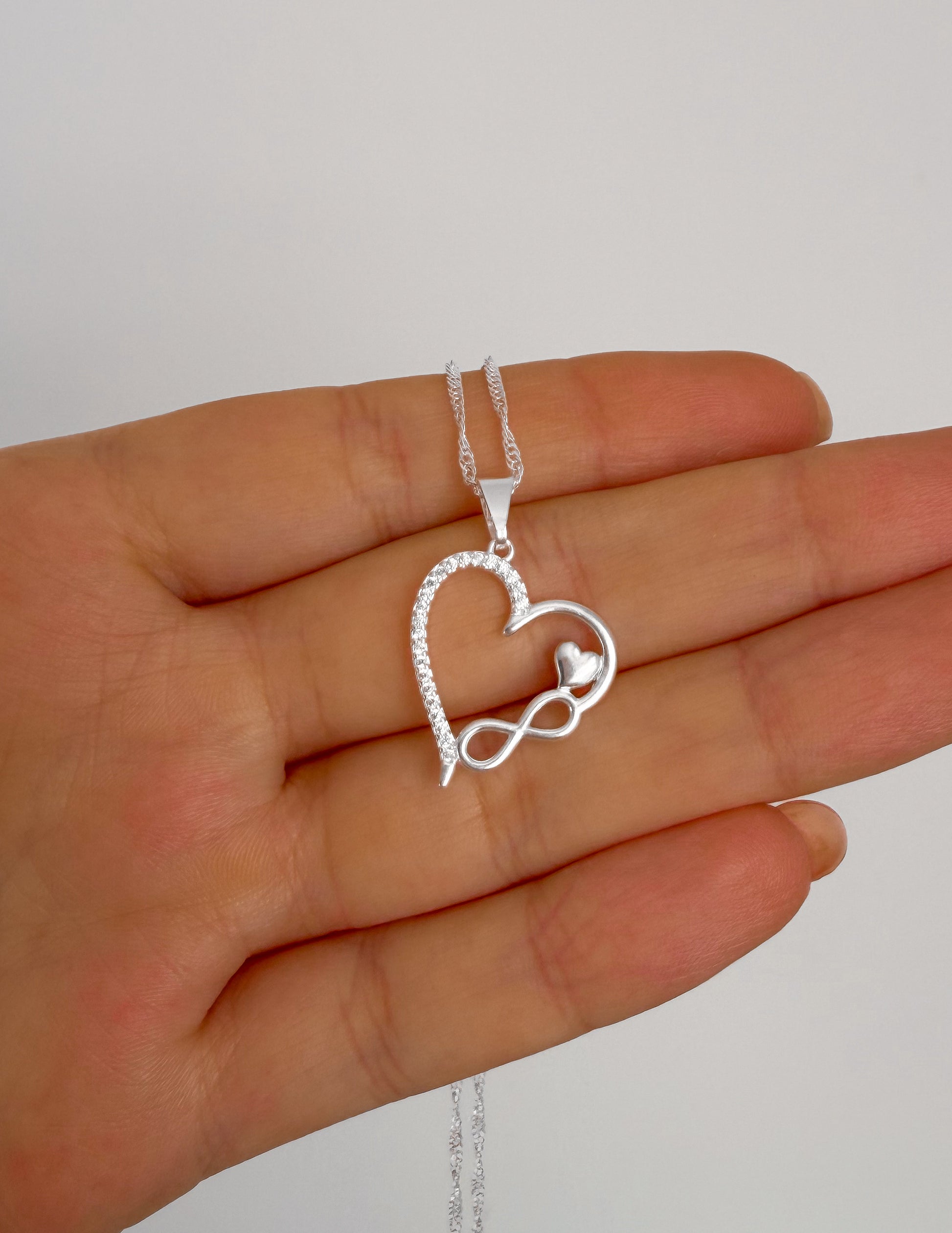 Collar Corazón infinito