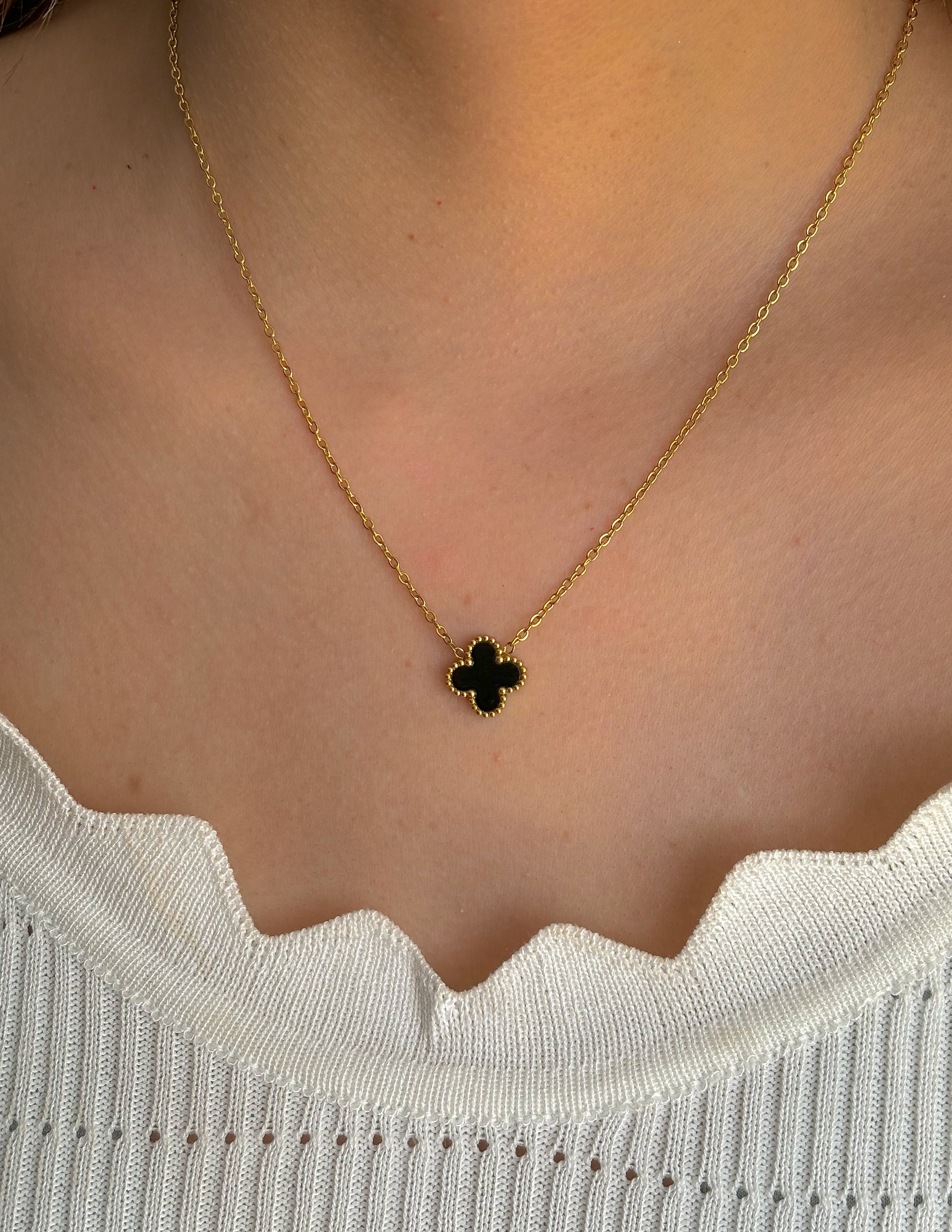 Collar Trébol Negro